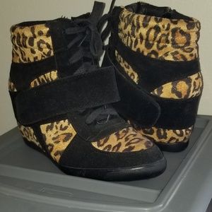 Leopard wedges
